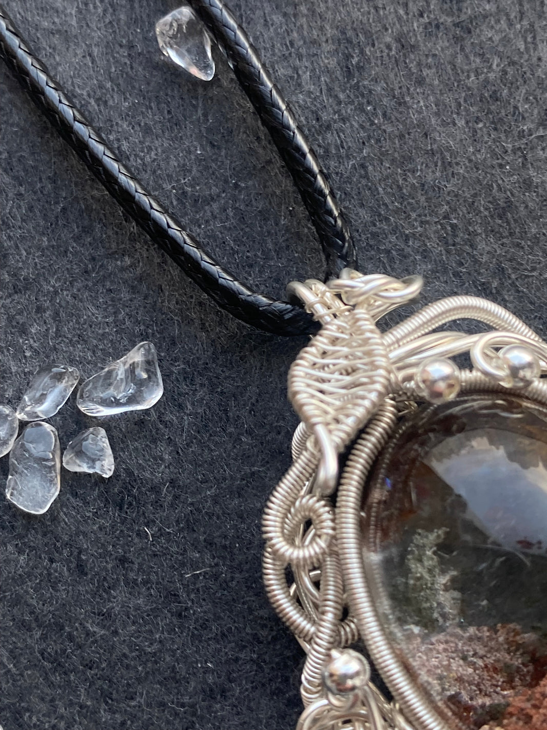 39 - Natural Crystal Vintage Floral Wire Wrapped Pendant Necklace